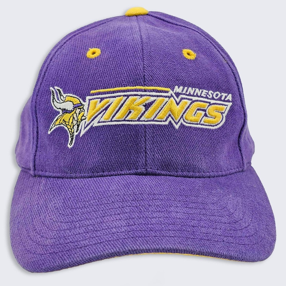 Minnesota Vikings Vintage 90s Logo Athletic Snapback Hat